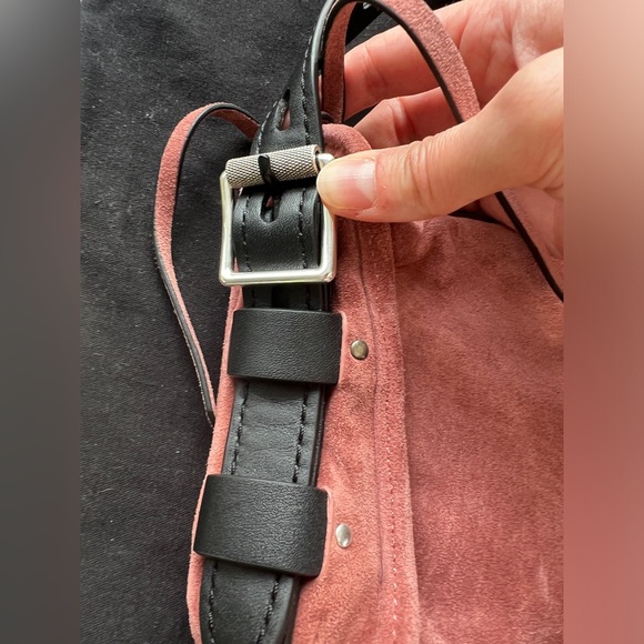 🎉🎀🎊Host Pick 🎊🎉🎀 NWOT Rag & Bone Small Field Messenger Suede Bag - Picture 13 of 16